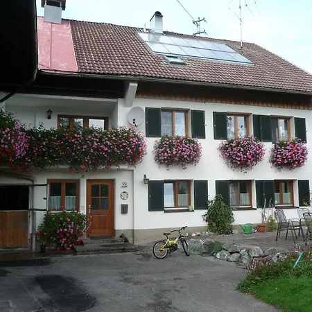 Ferienhof-fink-ferienwohnung-gaensebluemchen Apartamento